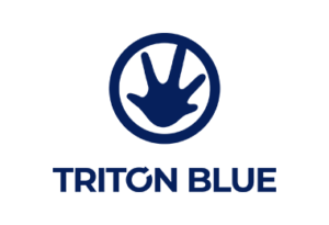 TRITON Logo Triton, présentant le nom de la marque dans une police moderne et audacieuse en bleue.